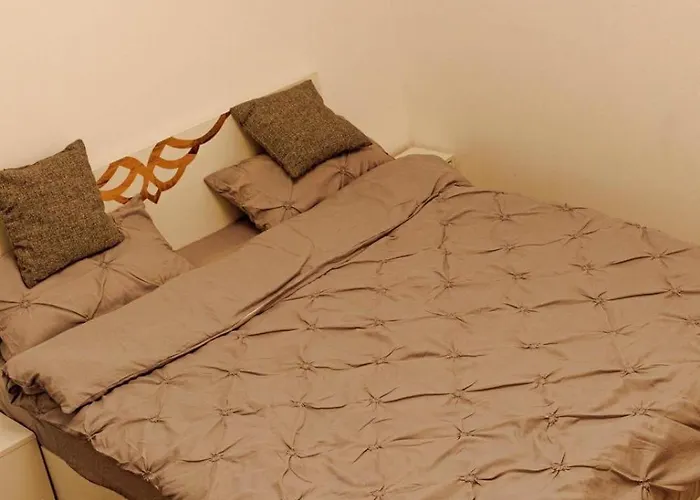 Apartament 2 Cu Intrare Separată- Gara De Nord *